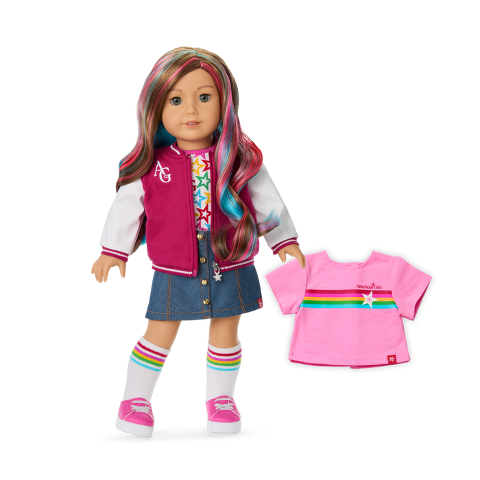 Truly Me™ 18-inch Doll #101 with wavy caramel hair S8