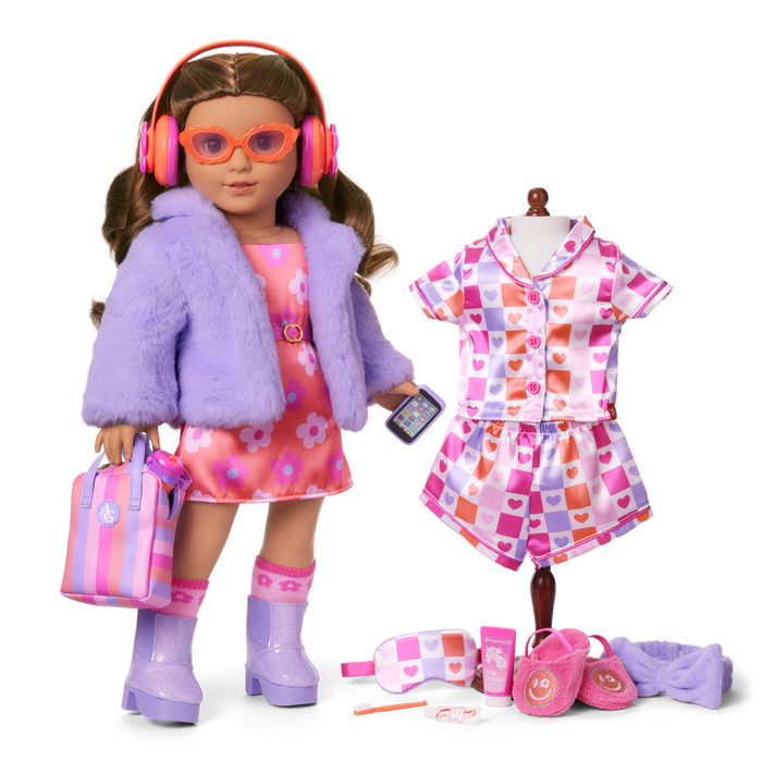 Truly Me™ #117 Doll & Day of Fun All-in-One Set B4