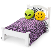 Nicki’s™ Bed & Animal-Print Bedding Set for 18-inch Dolls (Historical Characters) C8